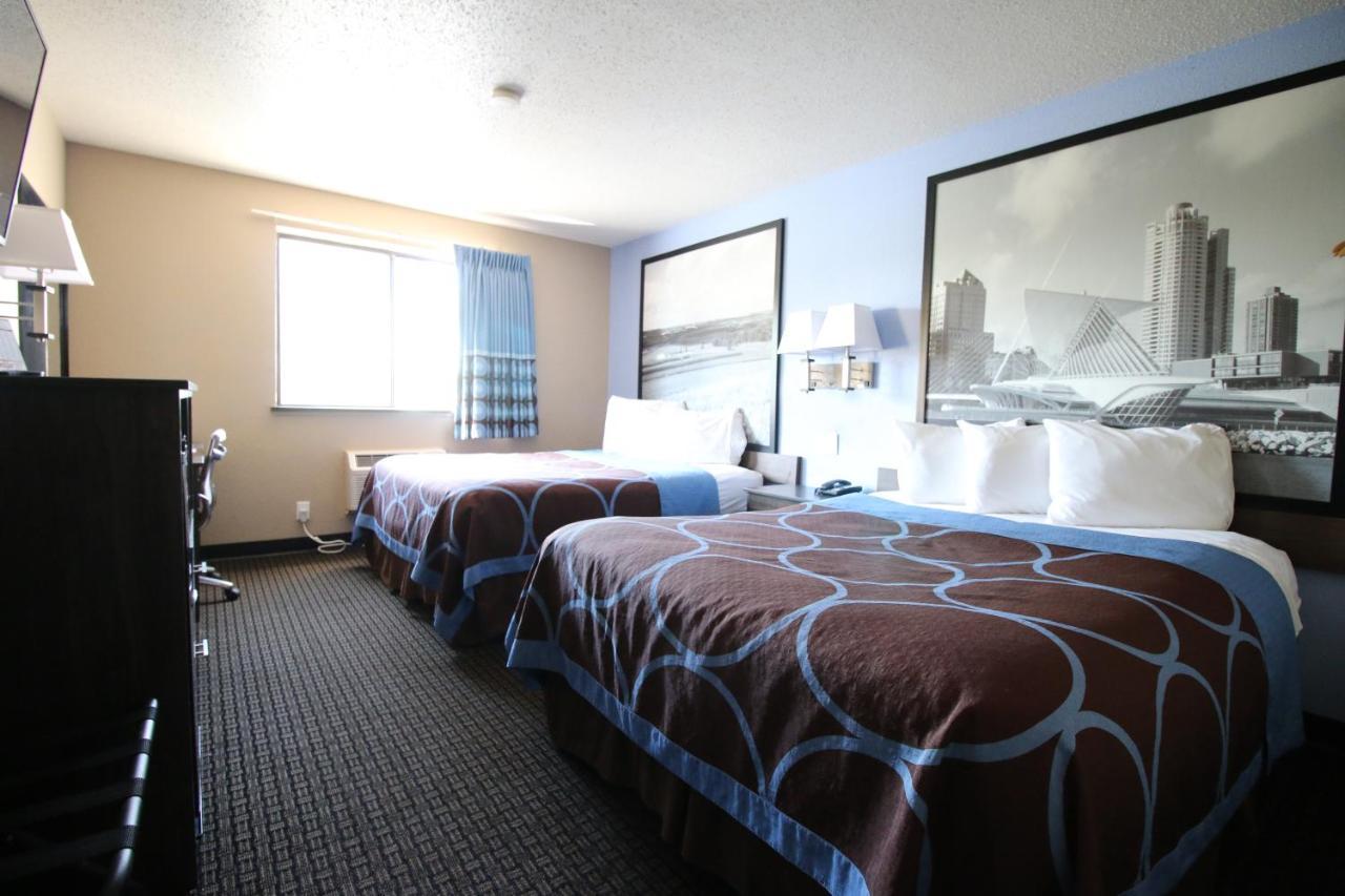Super 8 By Wyndham Kenosha/Pleasant Prairie Hotel Exterior photo